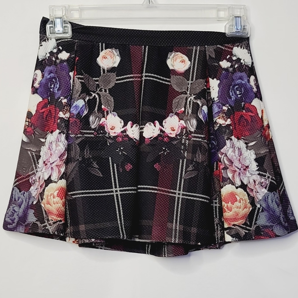 Vera Moda pleated floral purple black mini skirt size Small